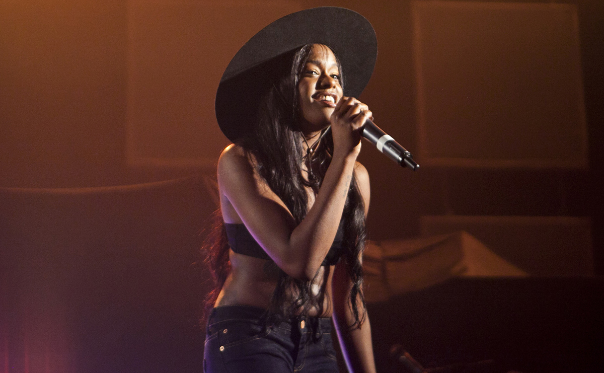 Imagem de referência de Azealia Banks, descrito nos dados abertos como rapper e cantora norte-americana