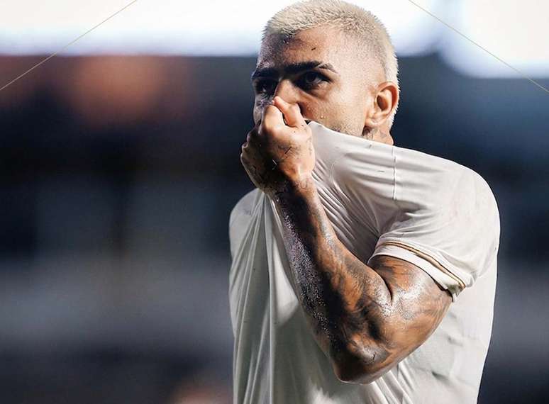Gabigol lidera arrancada do Santos e pode quebrar recorde pelo clube