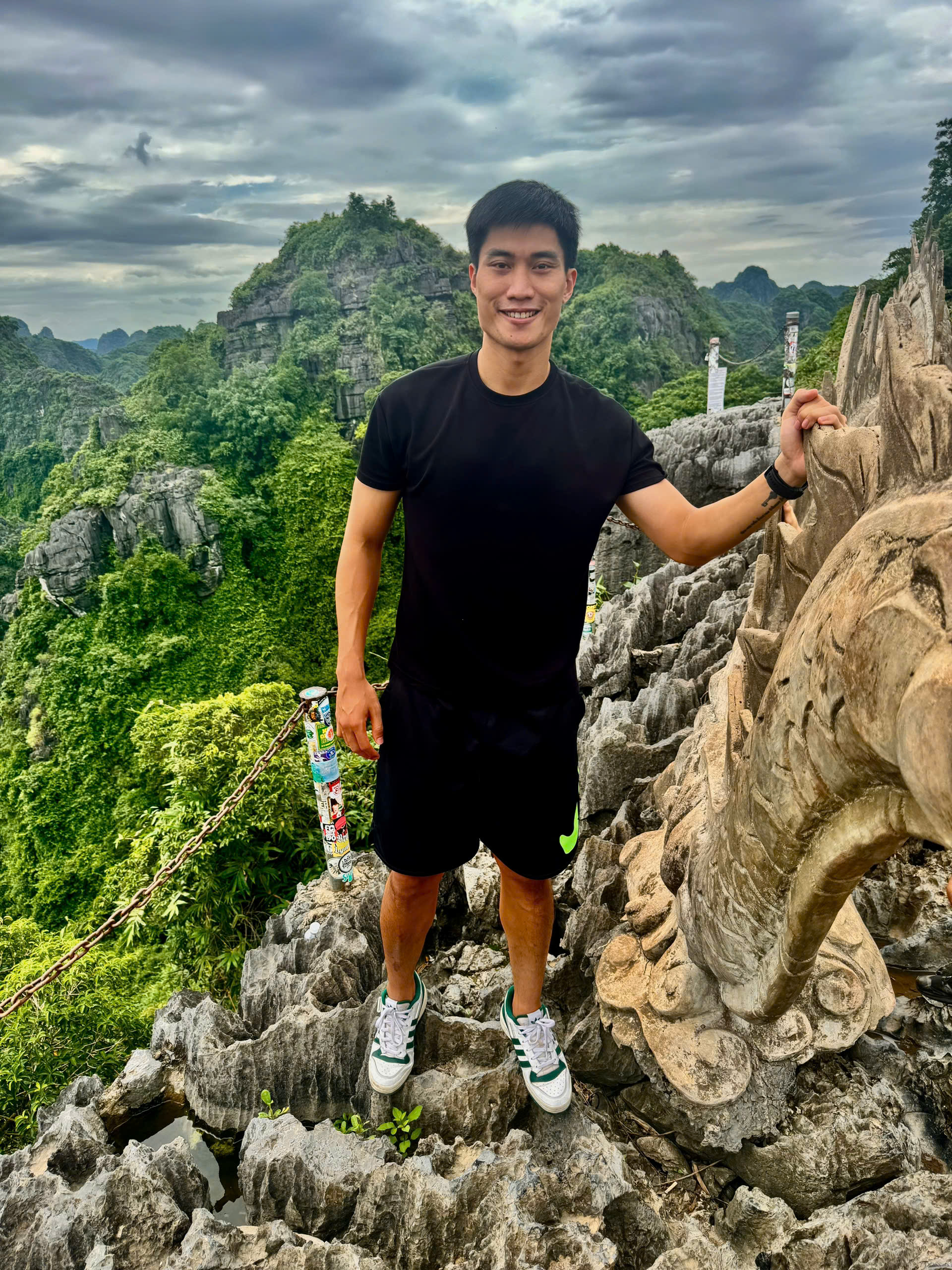 Cựu thủ môn cùng thời Quang Hải, Văn Hậu: Lái taxi kiếm 10 triệu/tháng, cuộc sống khác biệt so với thời còn đi đá bóng- Ảnh 5.