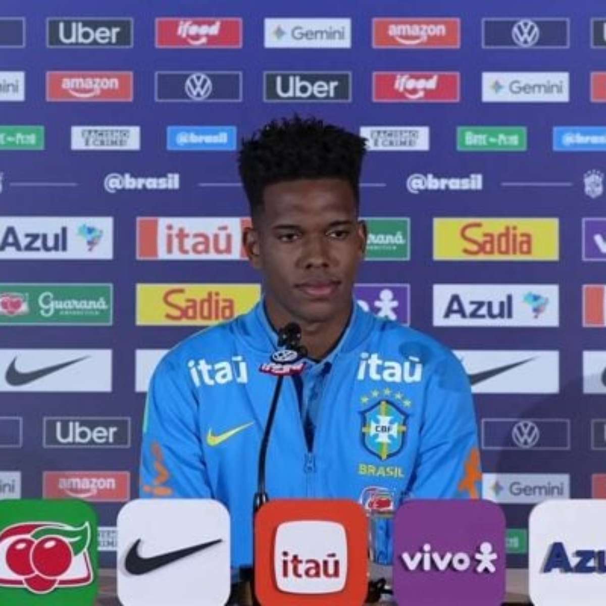 Estêvão destaca "meses difíceis" para se recuperar de lesão