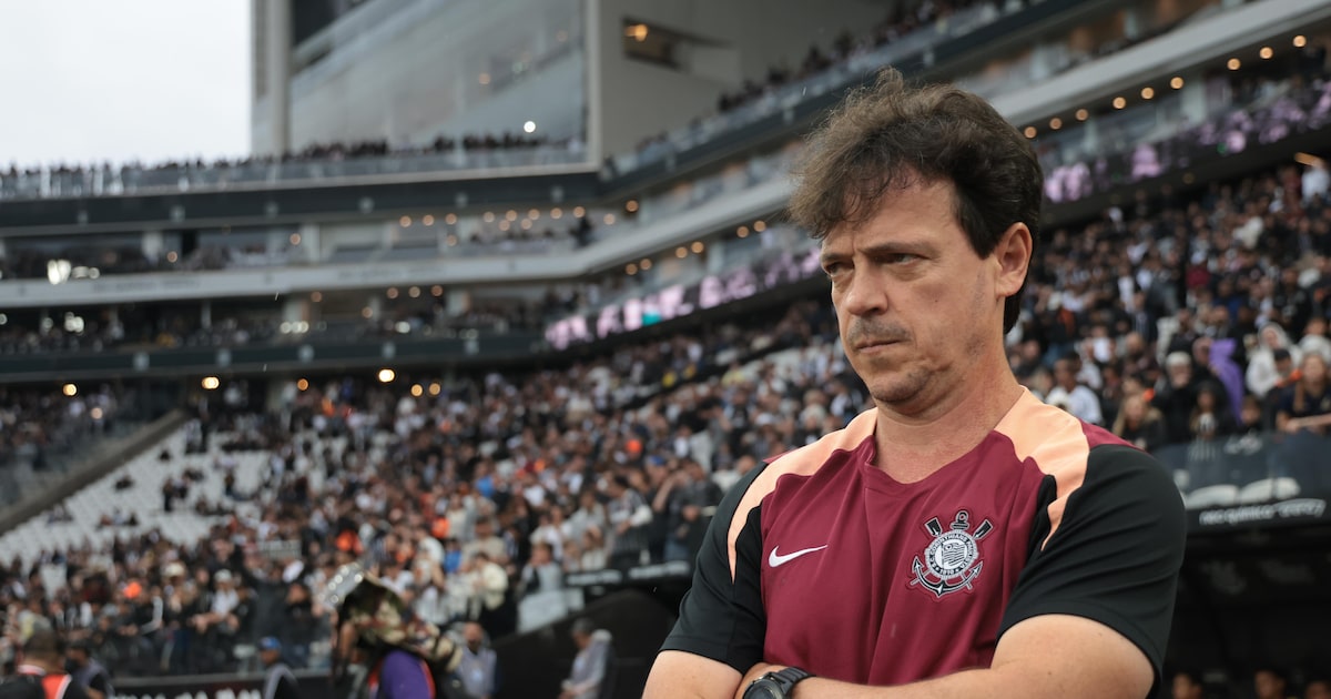 Jejum e aproveitamento do Corinthians atingem ponto de ruptura que causou últimas quedas de Diniz