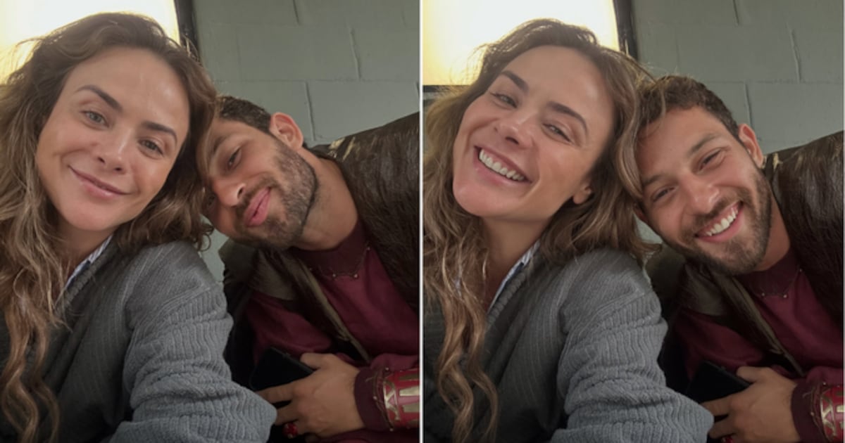 Juliana Silveira posa com João Gana e se declara: ‘Meu filho na ficção. Meu orgulho na vida real’