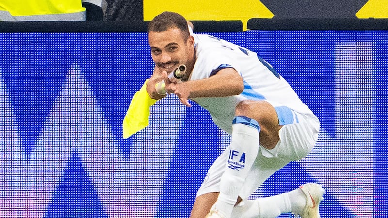 Jogador israelense expulso por celebração com arma na partida da Liga das Nações