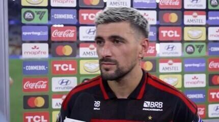 Arrascaeta critica gramado: "Se queremos ser campeões, temos que ter um campo bom"