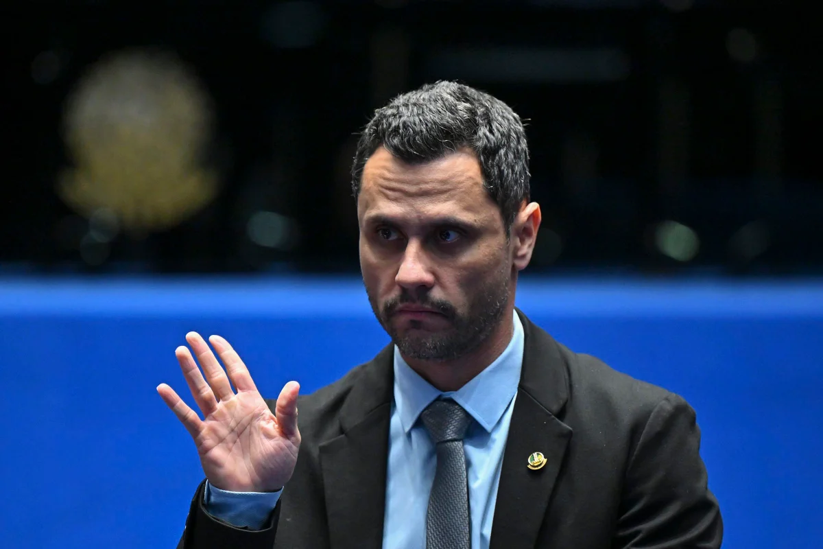 MG: Cleitinho busca lulistas e esvazia o PL para tentar vitória no 1º turno