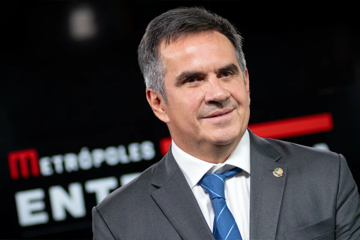 Senador Ciro Nogueira é entrevistado no estúdio do portal Metrópoles
