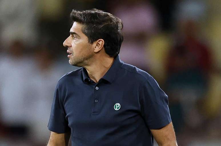 Sporting consulta Abel Ferreira, mas saída do Palmeiras não está no radar