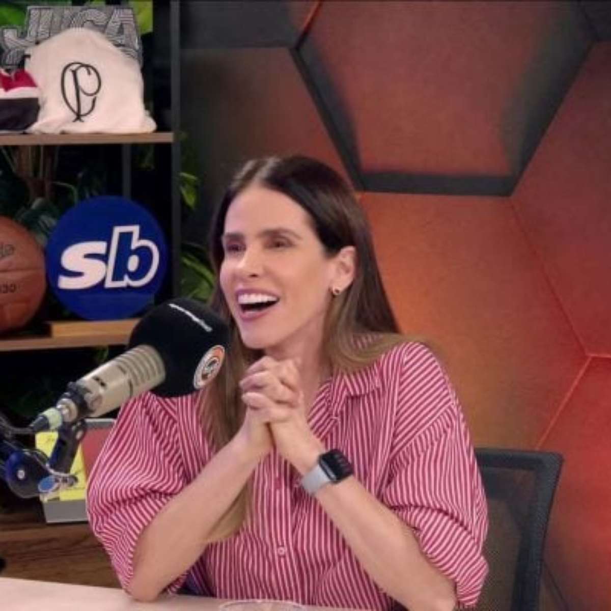 Joanna de Assis fecha com Charla Podcast após demissão da Globo