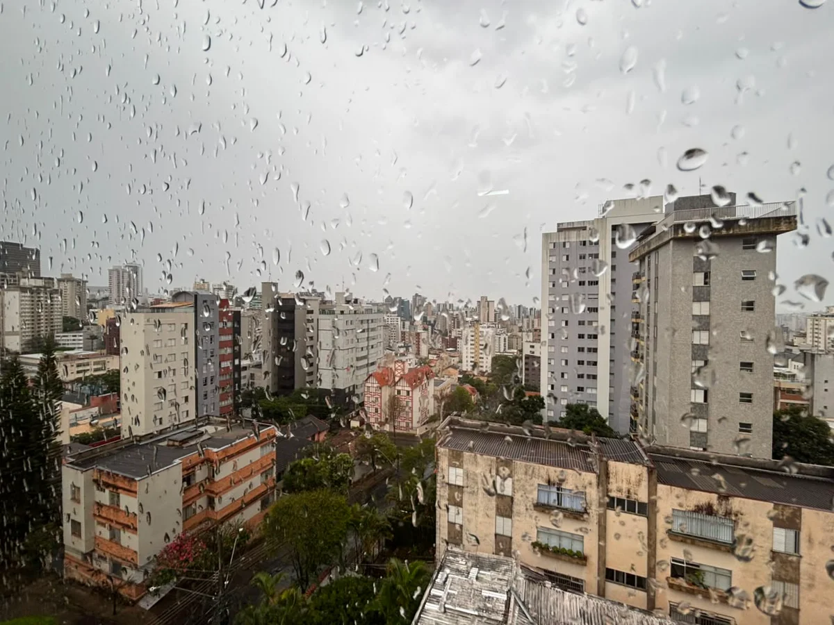 Chuva ameaça 551 cidades de MG com alagamentos e deslizamentos; veja lista