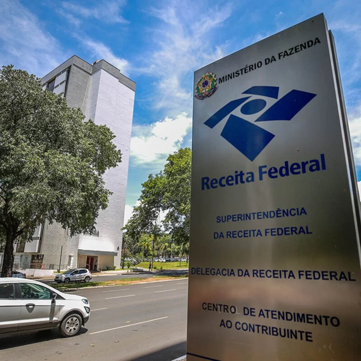 Arrecadação federal soma R$ 235,6 bilhões em agosto, recorde para o mês
