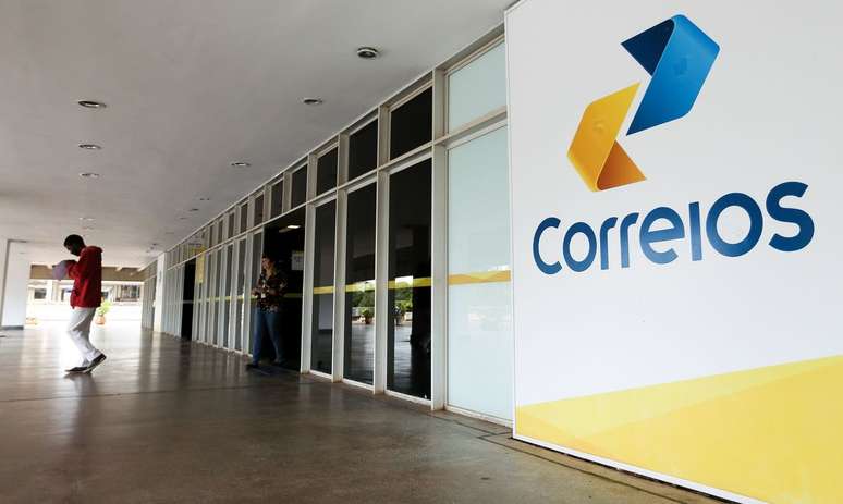 Trabalhadores dos Correios encerram greve após decisão do TST