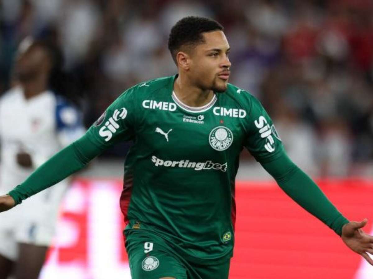 Vitor Roque recupera confiança em momento decisivo do Palmeiras