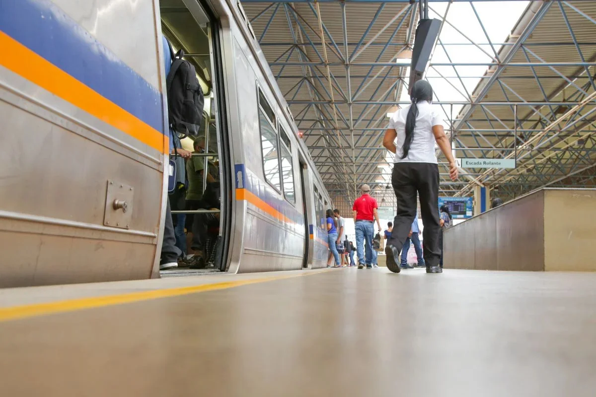 Metrô-DF dá pane em duas estações do DF e trens são evacuados