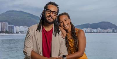 Bela (Sheron Menezzes) e Lucas (Amaury lorenzo), na novela 'Por Voc&ecirc;', compartilham valores ligados &agrave; educa&ccedil;&atilde;o e conseguem trocar ideias, inclusive quando o assunto envolve os filhos de Juli (Lucy Ramos), que Bela est&aacute; criando. Foto: Divulga&ccedil;&atilde;o/TV Globo / Purepeople