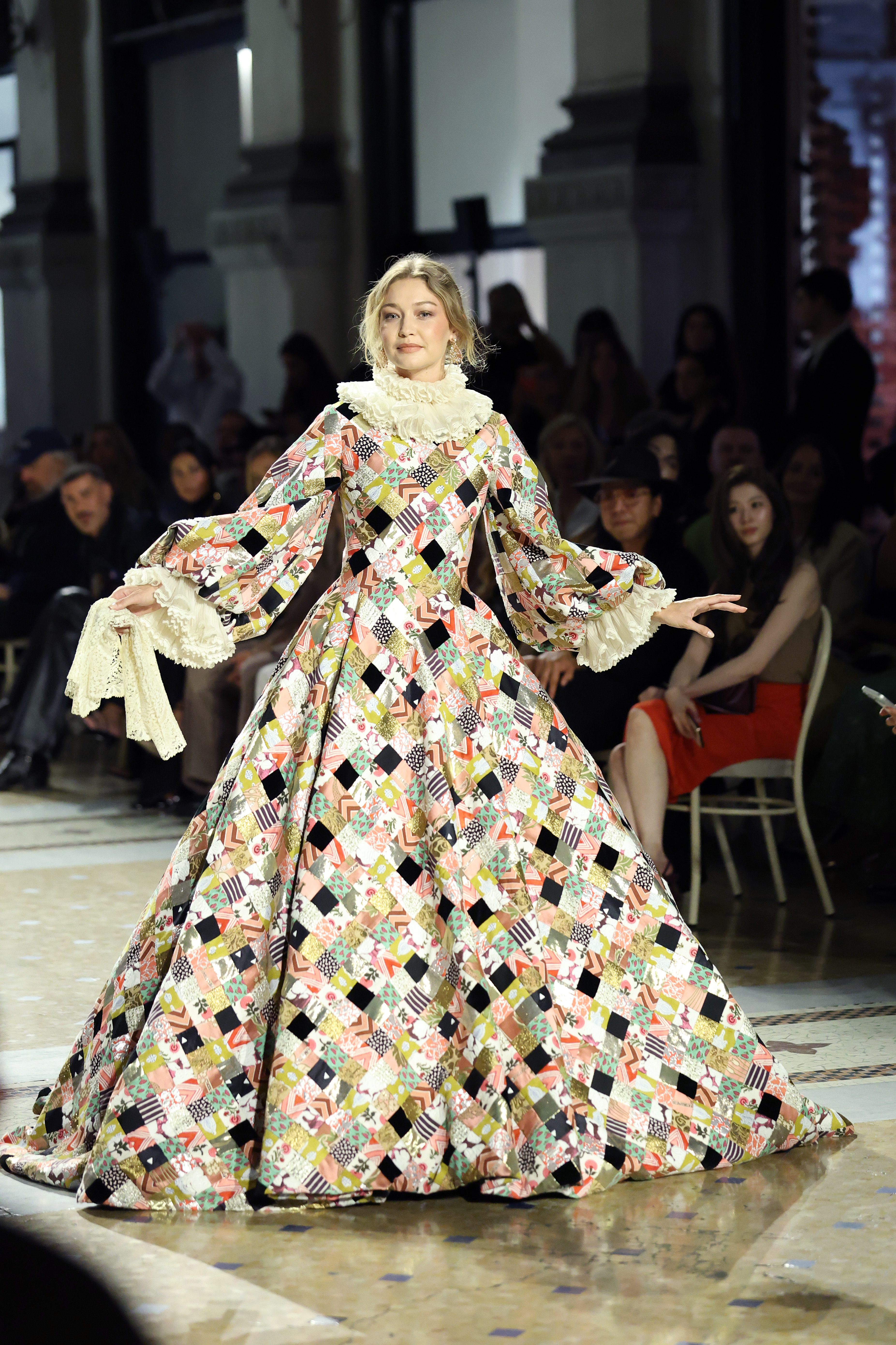 Gigi Hadid abre a Semana de Moda de Milão