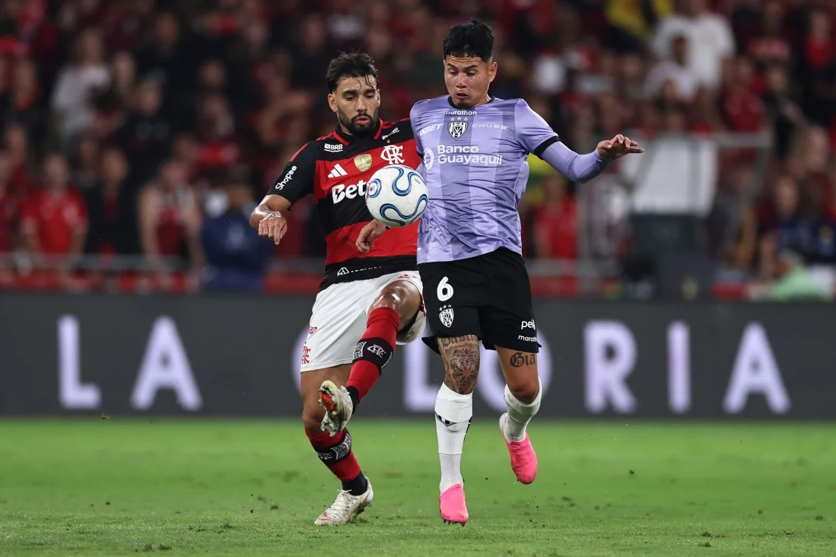Com Jorginho expulso, Flamengo empata com Del Valle e avança à semifinal