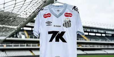 Camisa do Santos Foto: Uniforme 1 do Santos. ( Divulga&ccedil;&atilde;o/ Santos FC) / G&aacute;vea News