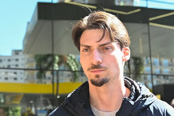 Jair Renan repassa parte de seu polpudo fundão a aliado - destaque galeria